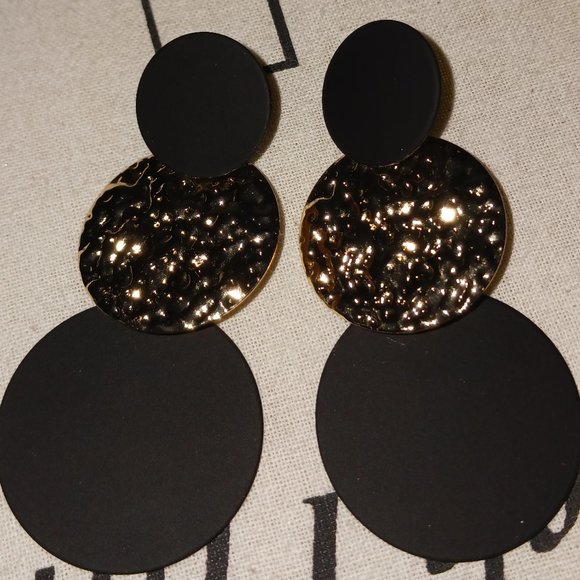 Jewelry - gold and black 4 inch earrings